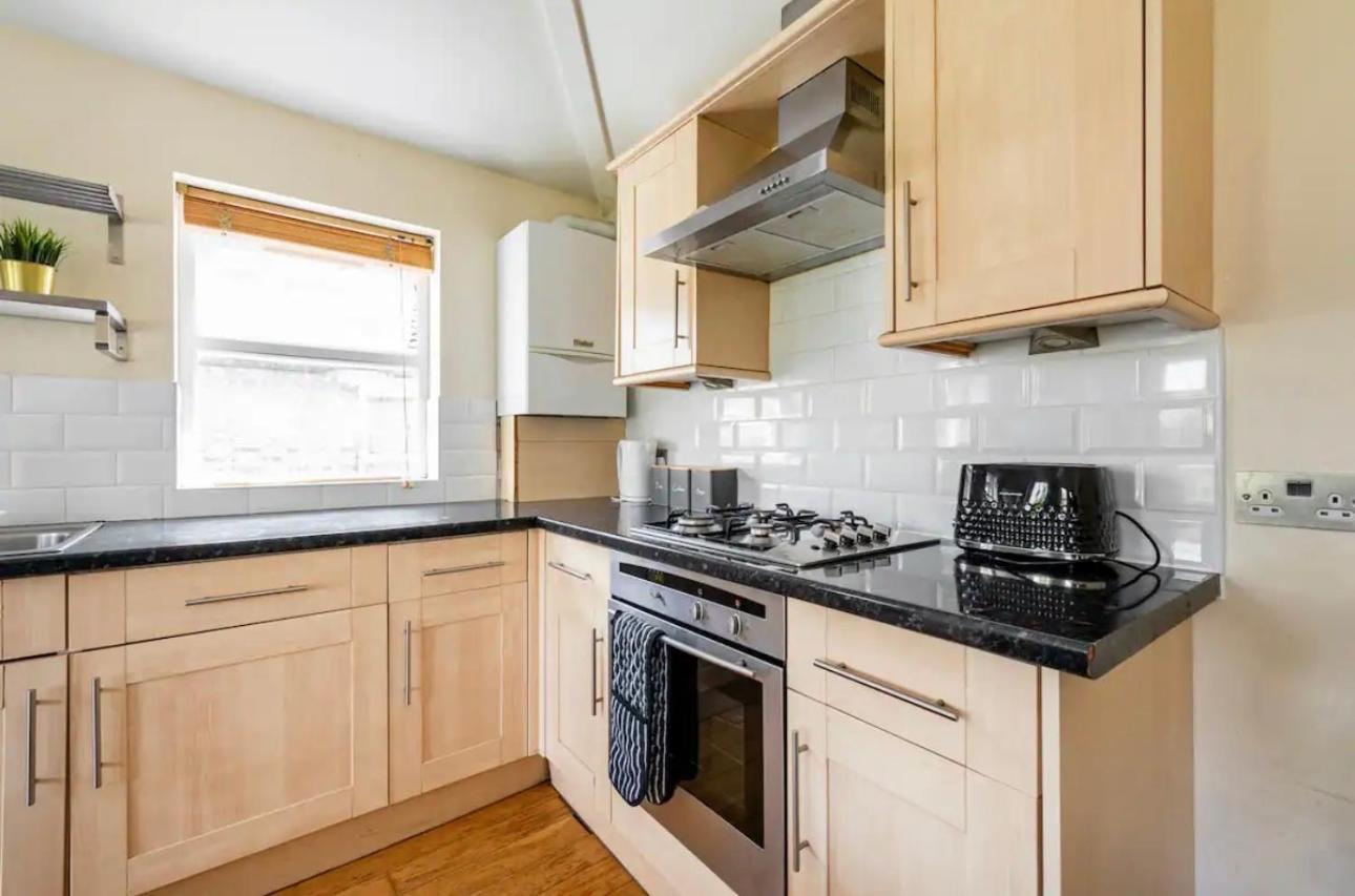 Lovely 3-Bed 20 Minutes To Central London Londres Exterior foto
