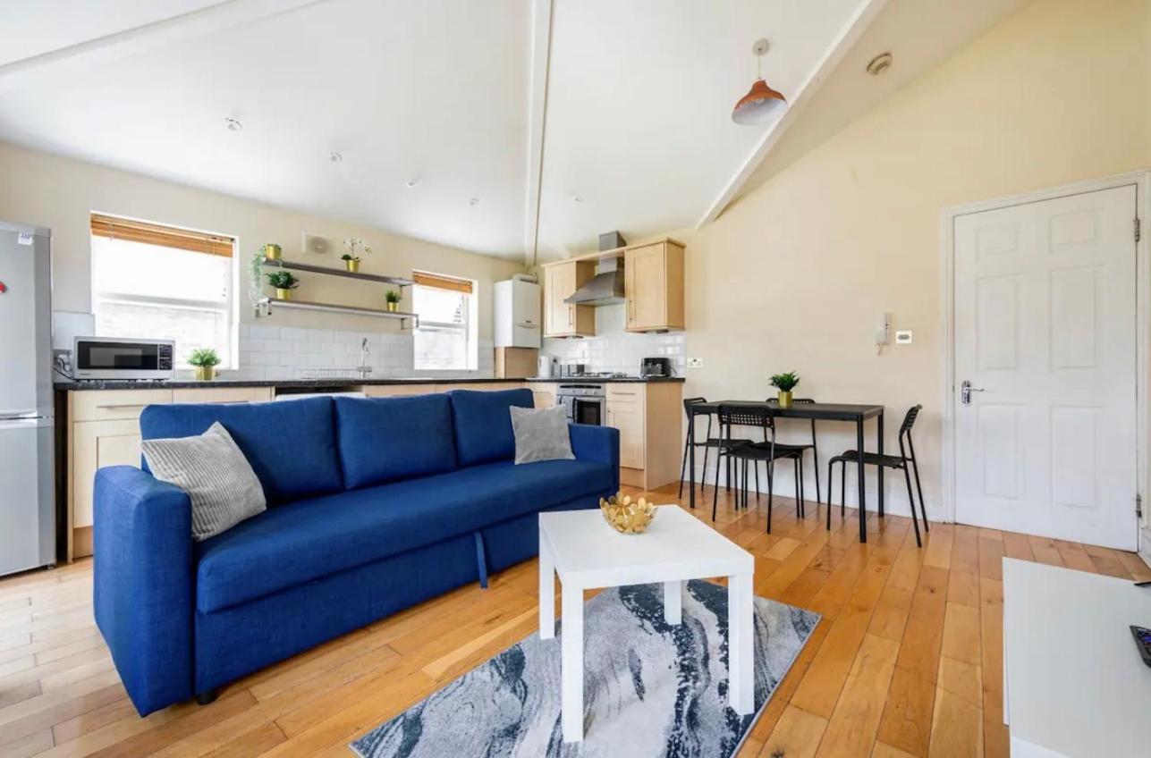 Lovely 3-Bed 20 Minutes To Central London Londres Exterior foto