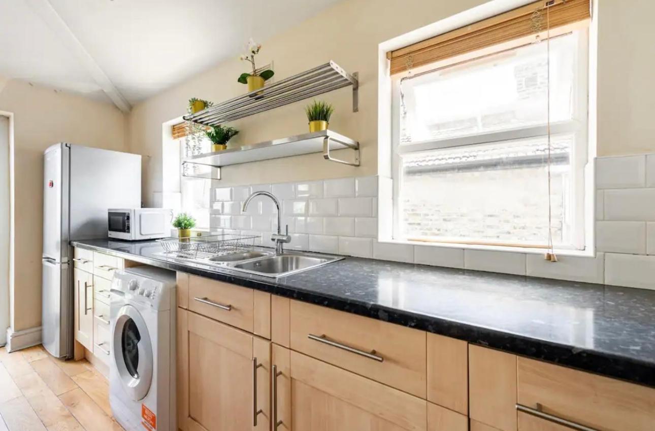 Lovely 3-Bed 20 Minutes To Central London Londres Exterior foto